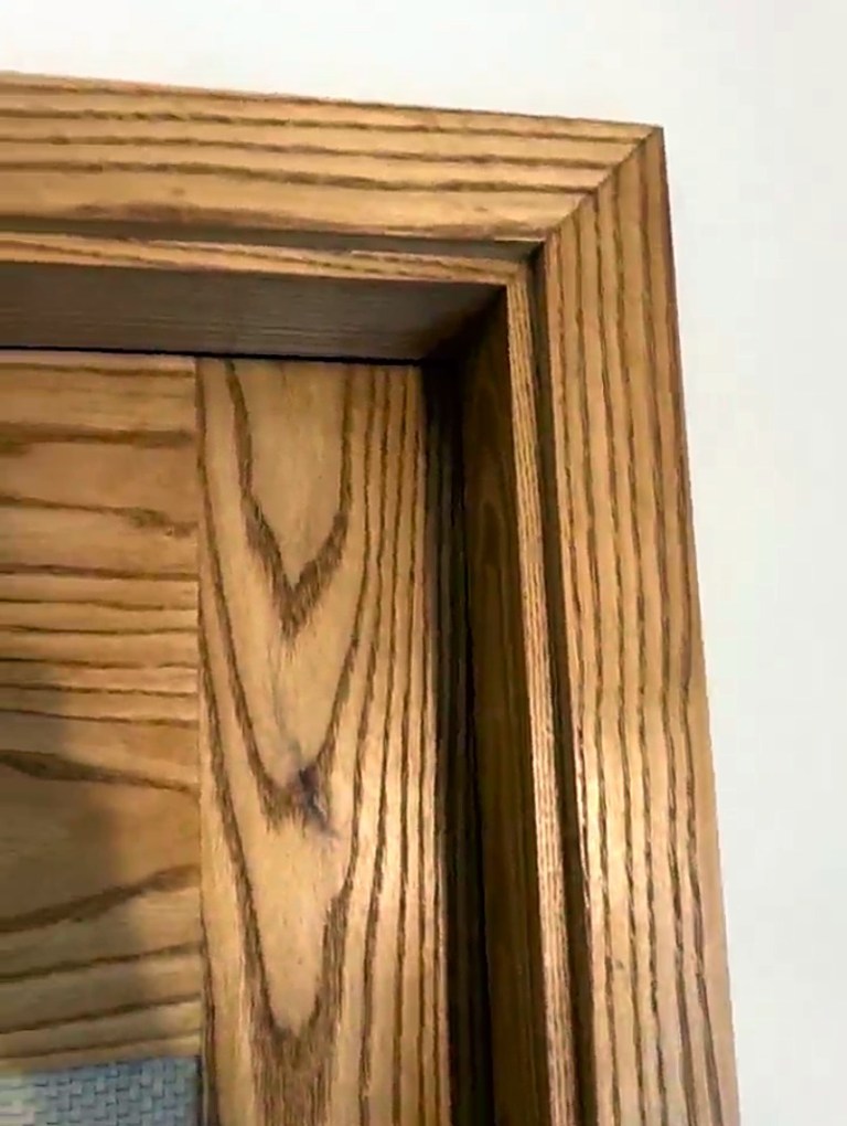 Aro de porta em madeira — detalhe